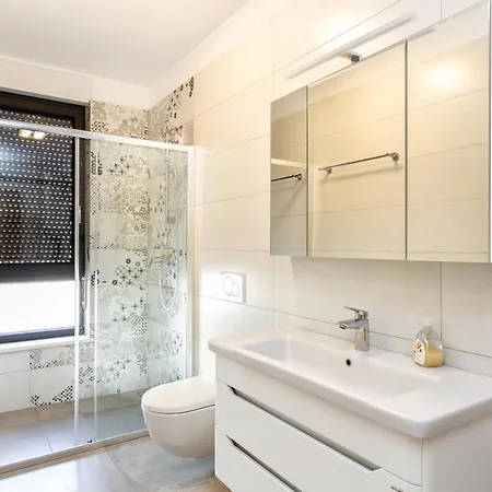 Alex & Betty Apartament