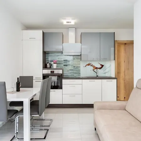 Alex & Betty Apartament