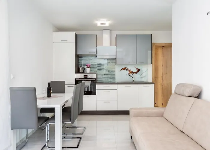 Alex & Betty Apartman