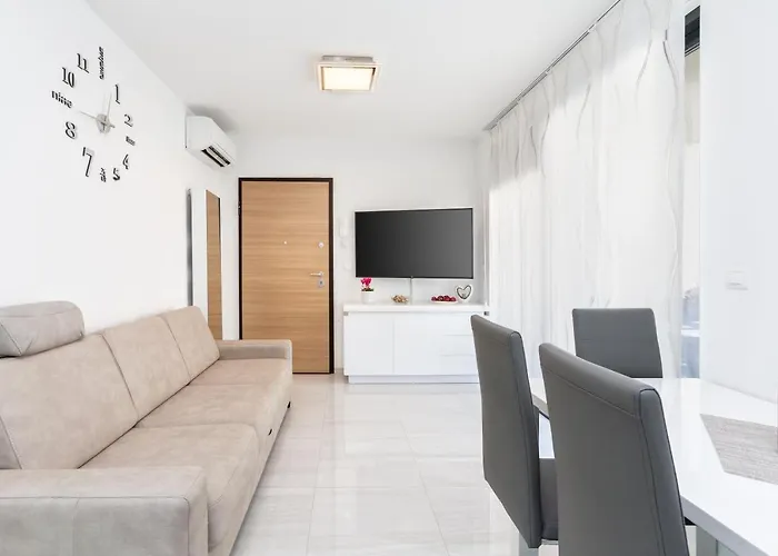 Alex & Betty Apartman *